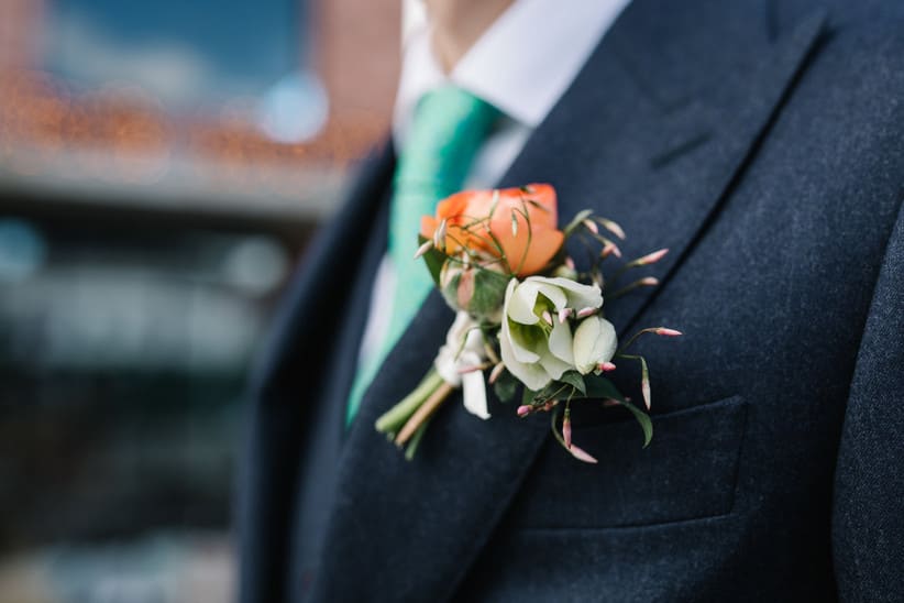 Hoa cài áo cưới