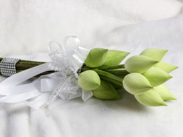 hoa cưới cho áo dài