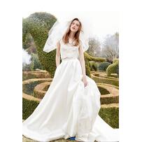 Bộ sưu tập 18 bộ váy cưới hai mảnh cho cô dâu yêu thích sự phá cách