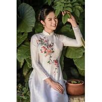 Áo dài cưới thêu tay tinh xảo đẹp tinh khôi tựa sương mai Áo dài cưới thêu tay tinh xảo đẹp tinh khôi tựa sương mai