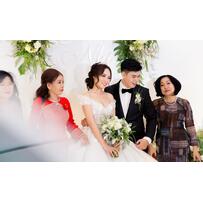 Cô dâu chỉ cách chụp ảnh với trăm khách mời mà không mỏi chân Cô dâu chỉ cách chụp ảnh với trăm khách mời mà không mỏi chân