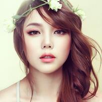 Làm thế nào để gắn mi giả chụp hình cưới trông tự nhiên nhất? Làm thế nào để gắn mi giả chụp hình cưới trông tự nhiên nhất?