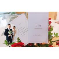 Phương Mai tiết lộ thiệp cưới tối giản với chồng Tây Phương Mai tiết lộ thiệp cưới tối giản với chồng Tây