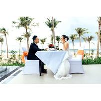 Xu thế tổ chức tiệc cưới thân mật ở biển được lòng các cặp đôi trẻ Xu thế tổ chức tiệc cưới thân mật ở biển được lòng các cặp đôi trẻ