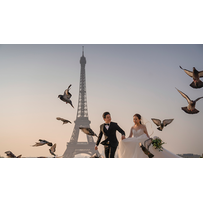 Ảnh cưới 'chuyện tình Paris' của cặp học chung trường