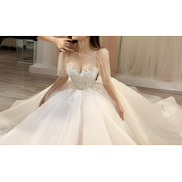 Chiếc corset độc quyền định hình vòng eo con kiến cho cô dâu