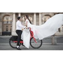 Đạo diễn 'Cua lại vợ bầu' sang Pháp chụp ảnh cưới với vợ 9X