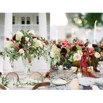 20 mẫu hoa hồng trang trí bàn tiệc cưới ấn tượng