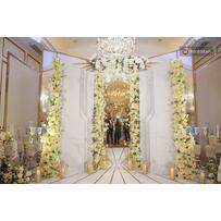 Ấn tượng dàn hoa tươi đắt đỏ trong tiệc cưới của Lê Hiếu