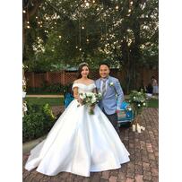 Tối giản mà nổi bật là 'đề bài' váy cưới của vợ Tiến Đạt đưa cho NTK