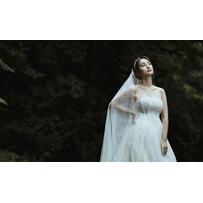 Váy cưới đính ren hướng tới sự tự do, phóng khoáng Váy cưới đính ren hướng tới sự tự do, phóng khoáng