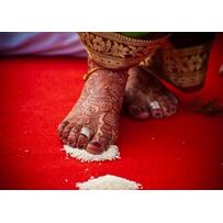 Ngạc nhiên trước các kiểu nhẫn cưới truyền thống khắp thế giới