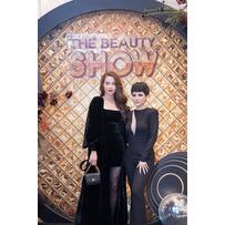 Hồ Ngọc Hà khoe dáng cực mê, hội ngộ DJ Kuns trong sự kiện về làm đẹp tại Hà Nội