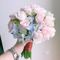 Mẹo giữ hoa cưới cầm tay tươi lâu Mẹo giữ hoa cưới cầm tay tươi lâu